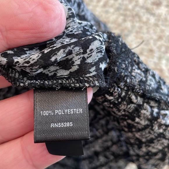 Express Black & White Ruffle Front Sheer Top NWOT. Small - Picture 7 of 8